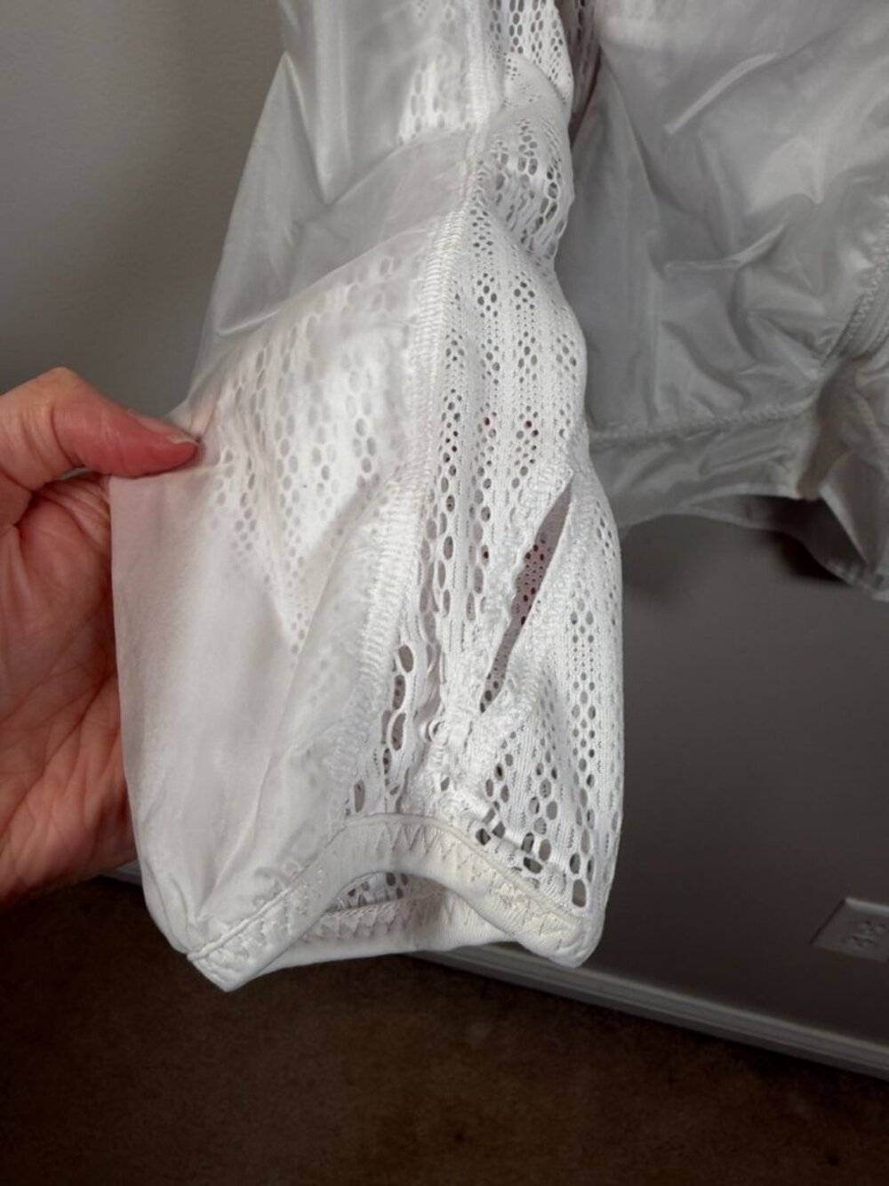 Lululemon Run Nothin' To Hide Jacket Size 8 White Windbreaker Running Athletic - Picture 7 of 12